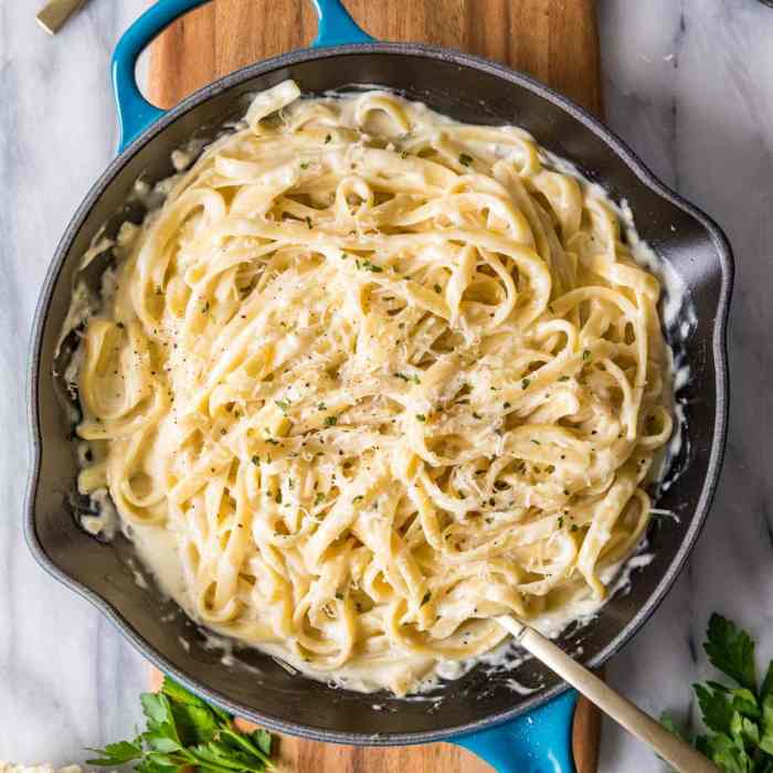 Fettuccine alfredo sauce recipe with egg