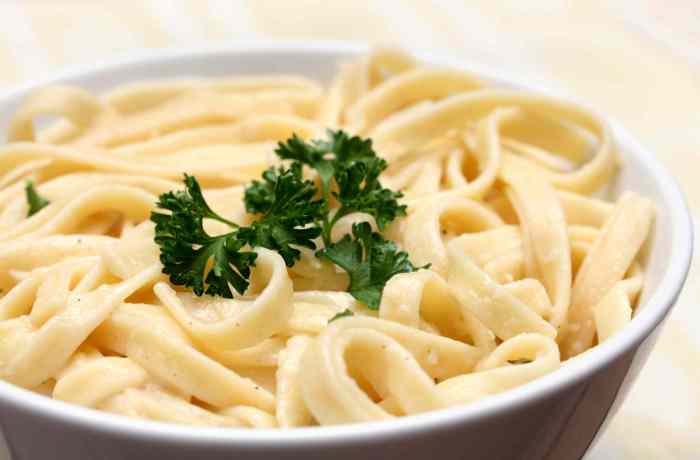 Fettuccine alfredo recipe with jar sauce